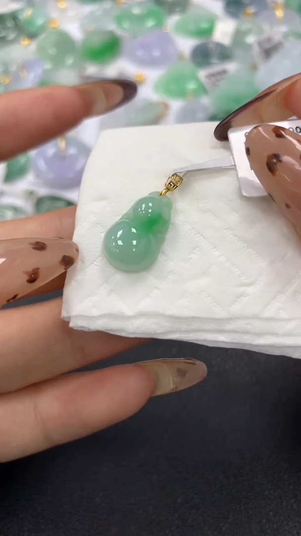 颈饰18K金镶嵌翡翠a货假一赔三支持复检百元上9元证书费自理