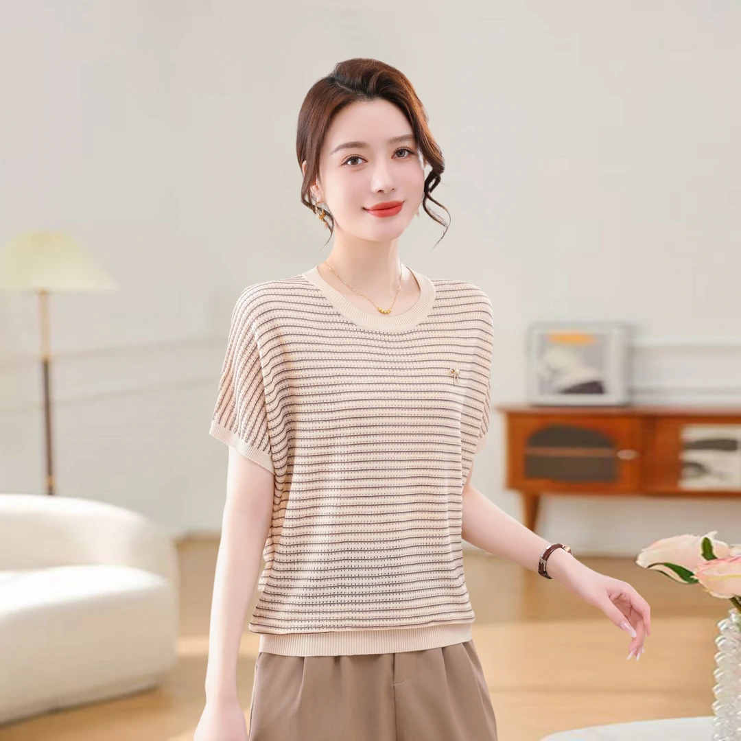 妈妈夏装短袖T恤气质女装常规中老年女装时尚条纹百搭新款休闲