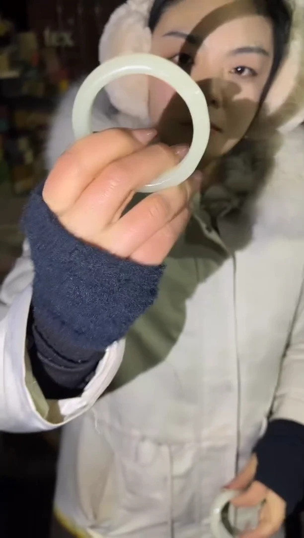 【闪购商品】和田玉手镯未镶嵌70咚咚咚咚咚咚咚咚