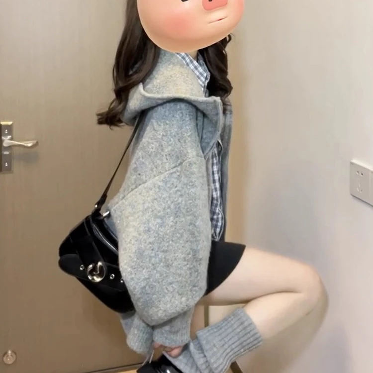 灰色小香风短款外套女春秋季2025新爆款连帽拉链毛衣针织开衫上衣