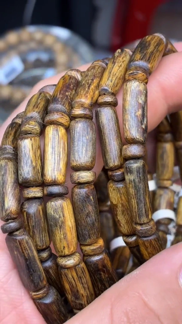 沉香手串 海南红金猊随型单圈多样性发其一