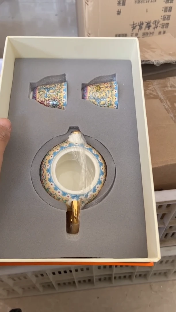 杯没有盖子的介意勿拍