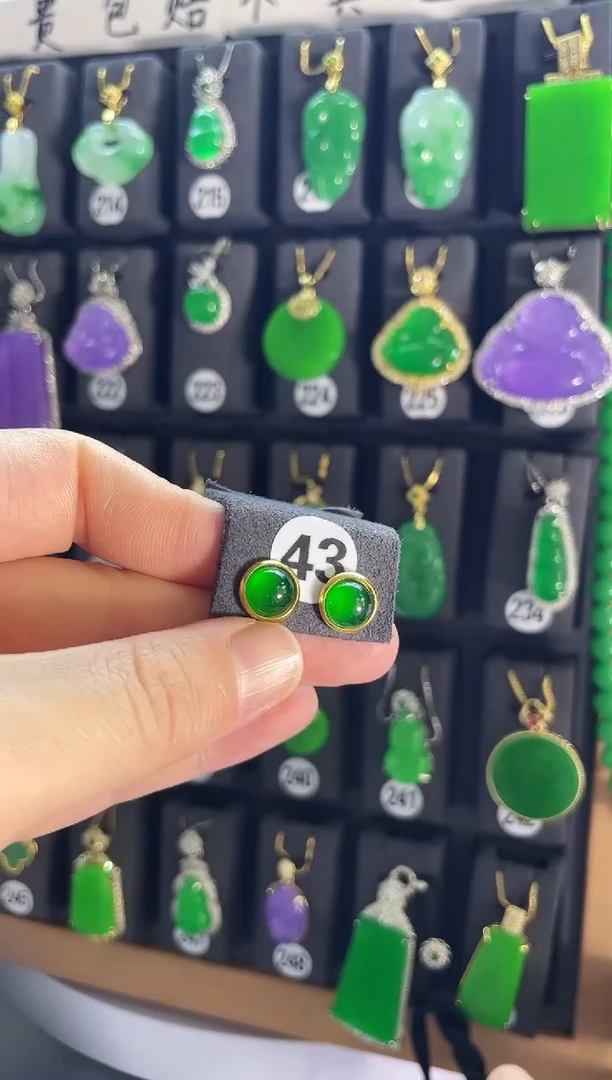 翡翠银S925镶嵌耳饰43....