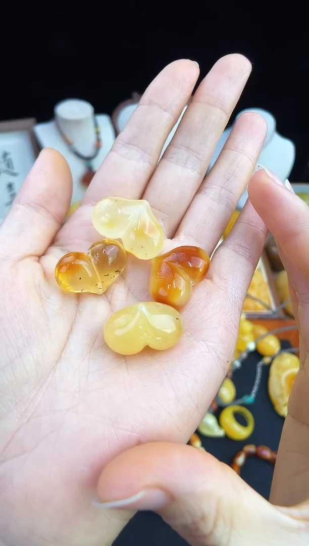 未镶嵌琥珀珠宝奇石柒月