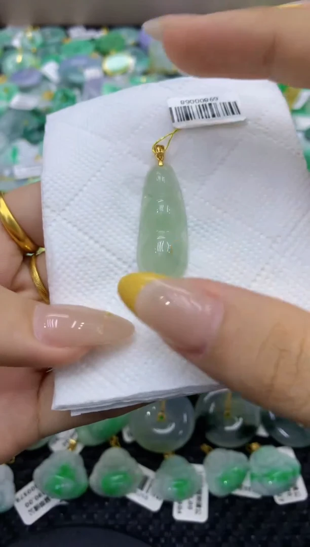 颈饰未镶嵌翡翠天然缅甸翡翠A货