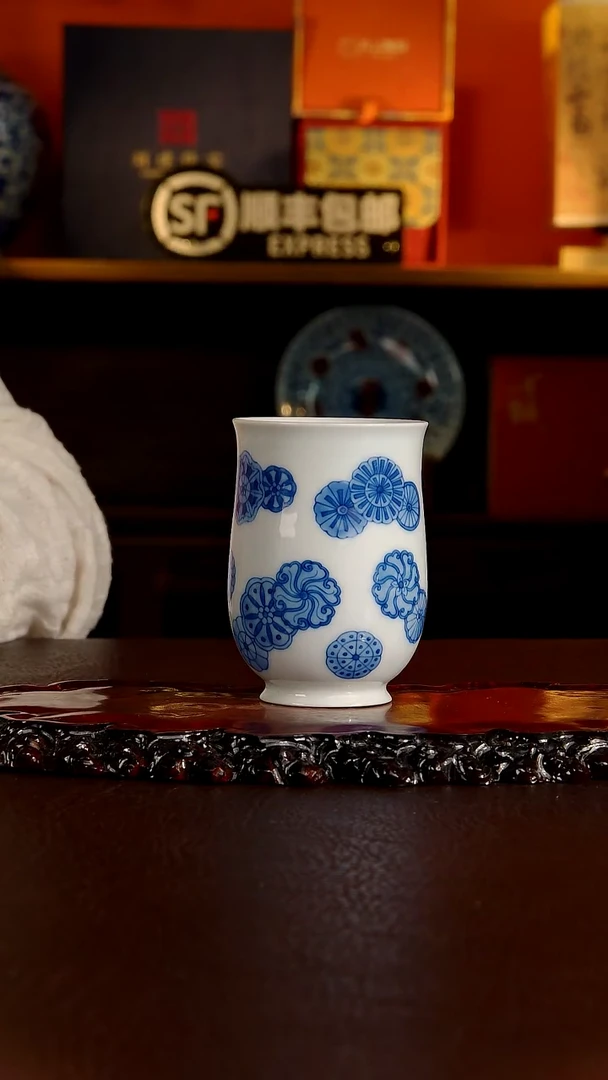 刘建锋皮球花手握杯杯