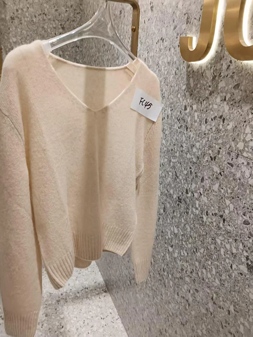 大V领简约上衣FC45