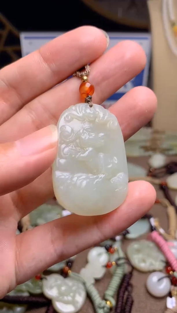 颈饰未镶嵌和田玉1