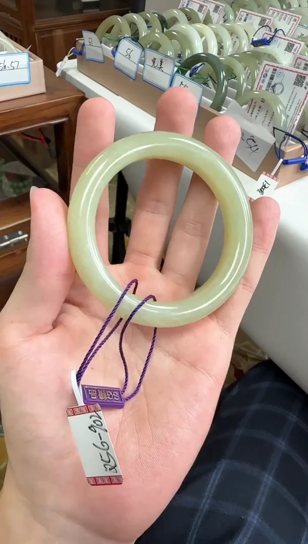 未镶嵌手镯和田玉56