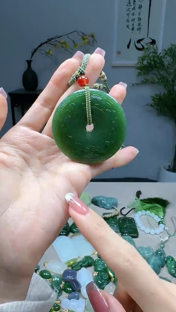 未镶嵌和田玉挂件1