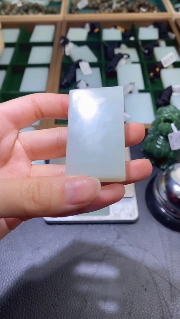 定制和田玉且末料带糖无事牌