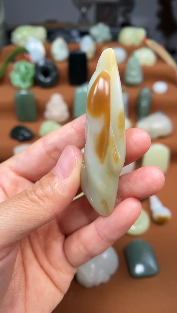 和田玉未镶嵌颈饰悟道