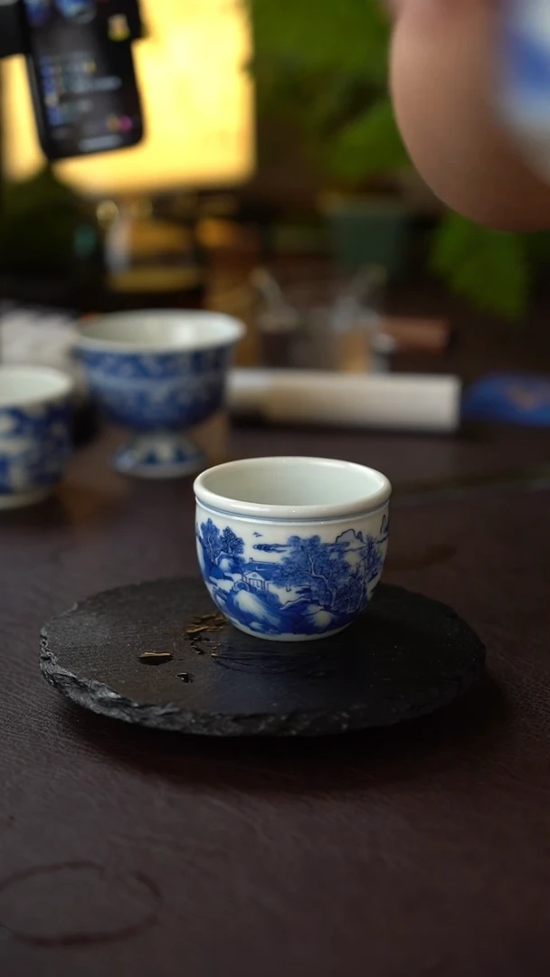 景德镇手工手绘仿古康熙青花山水主人杯