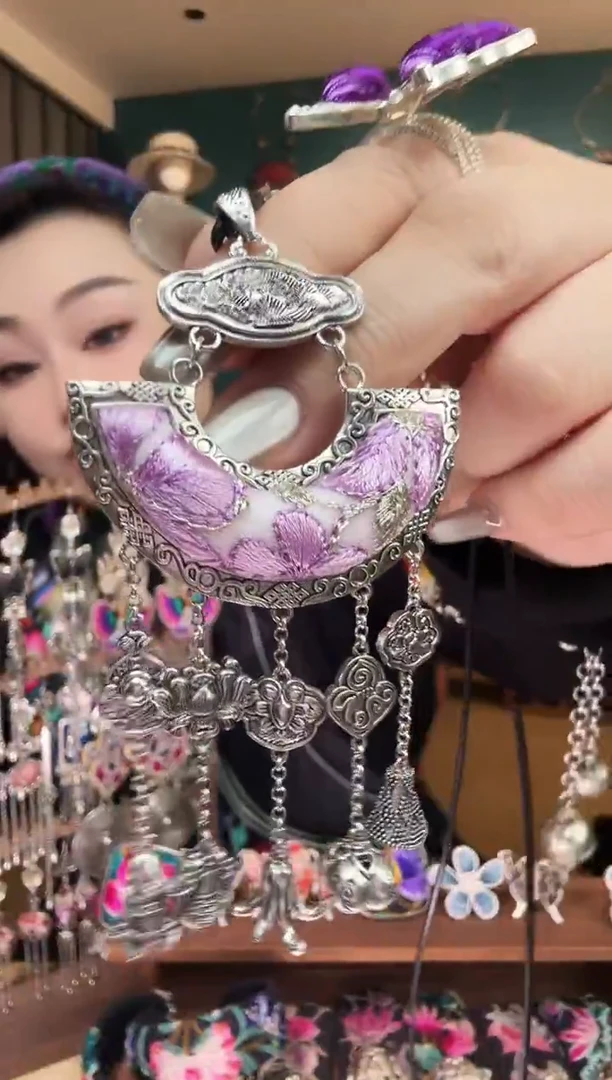 刺绣纯手工民族风刺绣吊坠