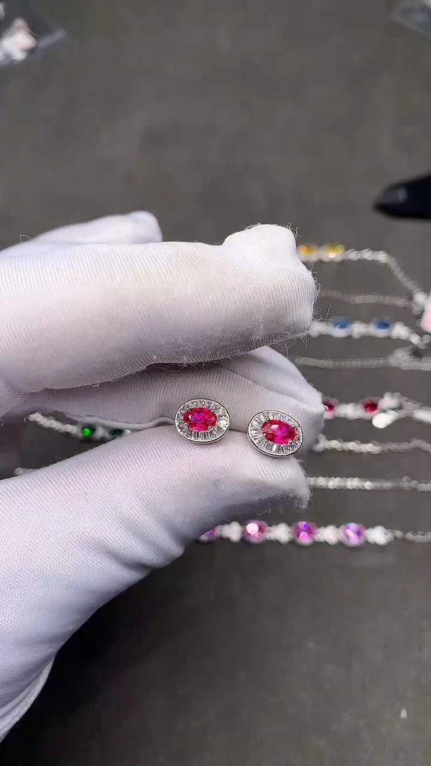 【闪购商品】红宝石耳饰银S925镶嵌....