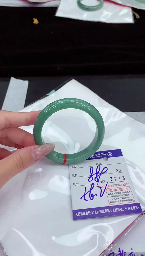 翡翠手镯未镶嵌1111111111111