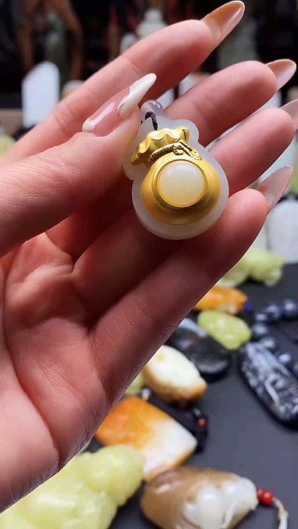 吊坠(不含链)未镶嵌和田玉1