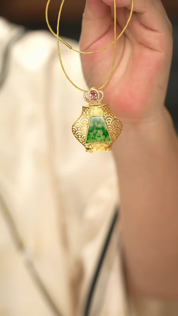 【闪购商品】翡翠吊坠(赠链)银S925镶嵌新款