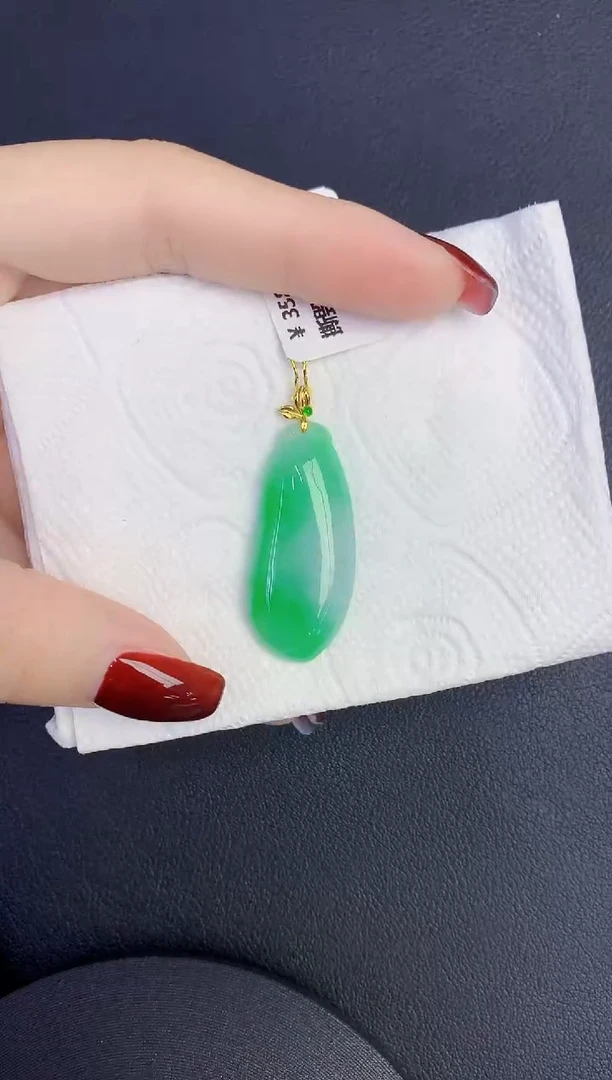 颈饰18K金镶嵌翡翠缅甸天然翡翠a货