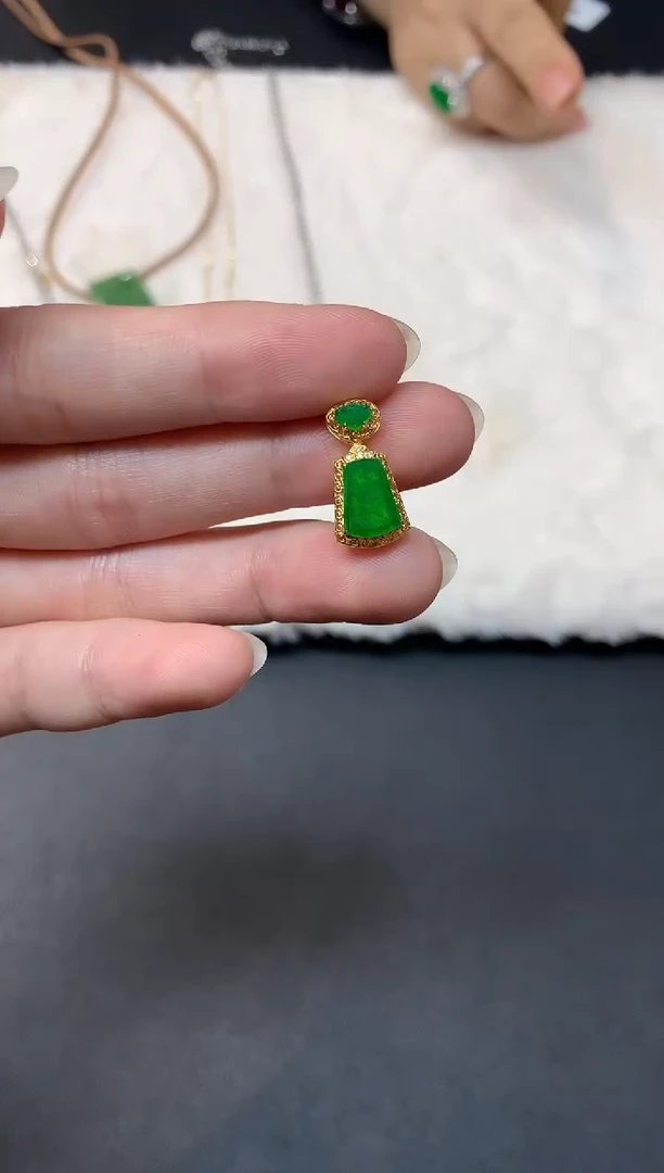 吊坠(不含链)18K金镶嵌翡翠W362|2980