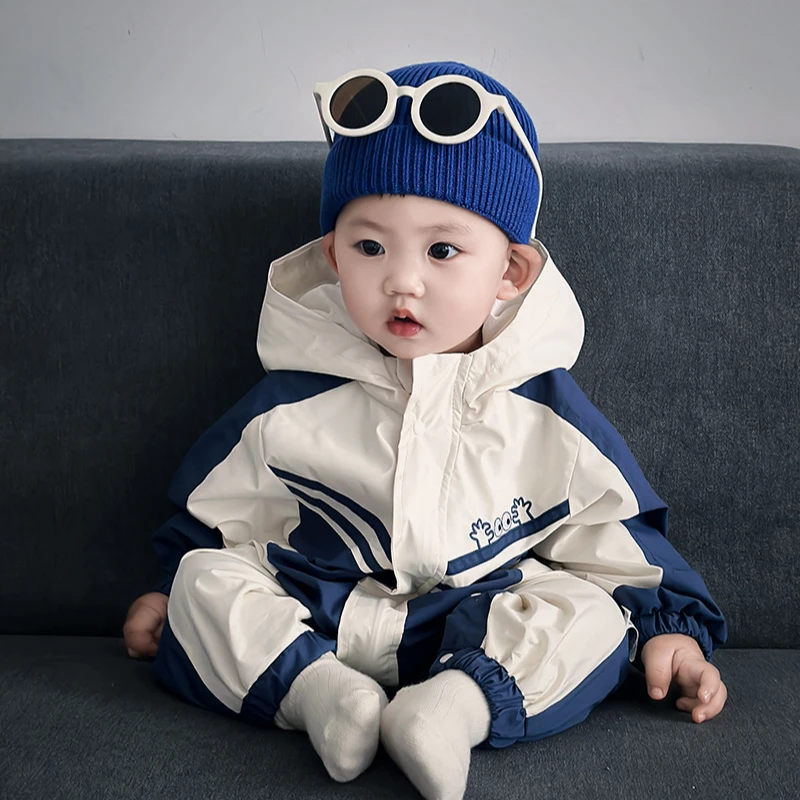 婴儿衣服冲锋衣连体衣开春秋季装新款男女宝宝超萌洋气外出服哈衣
