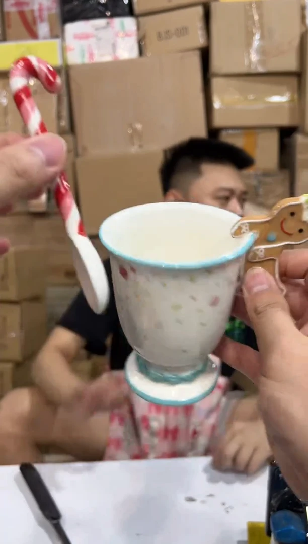 瓷片姜饼人一杯一勺