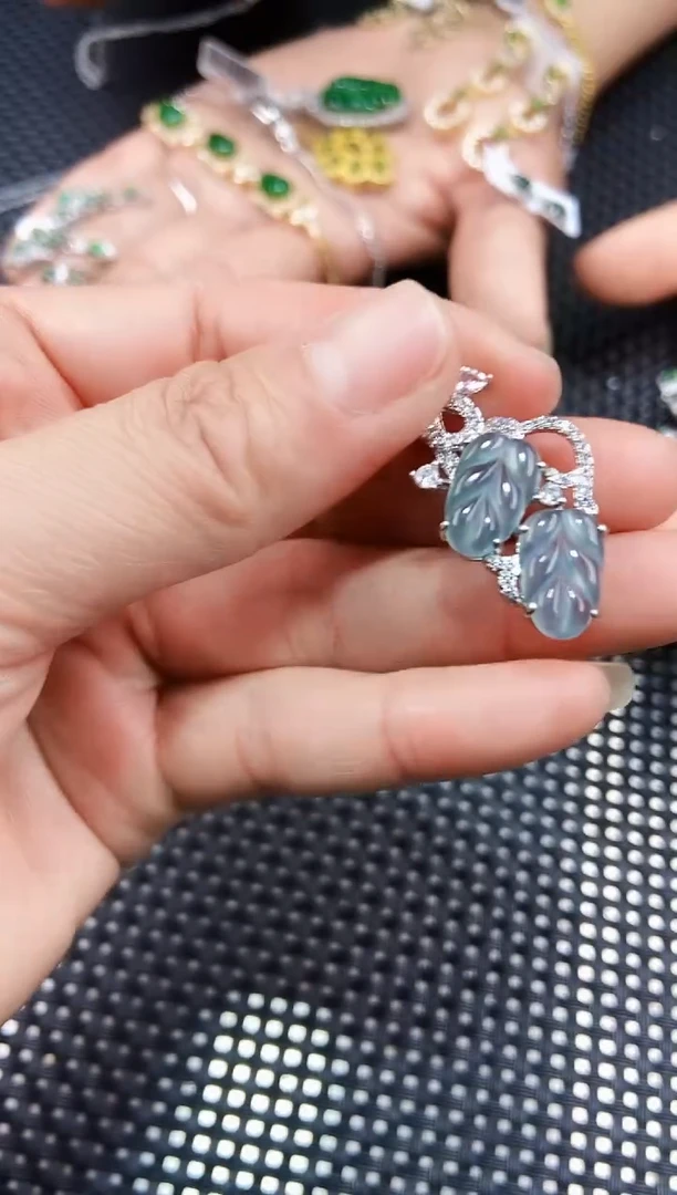 【闪购商品】翡翠颈饰未镶嵌111111111