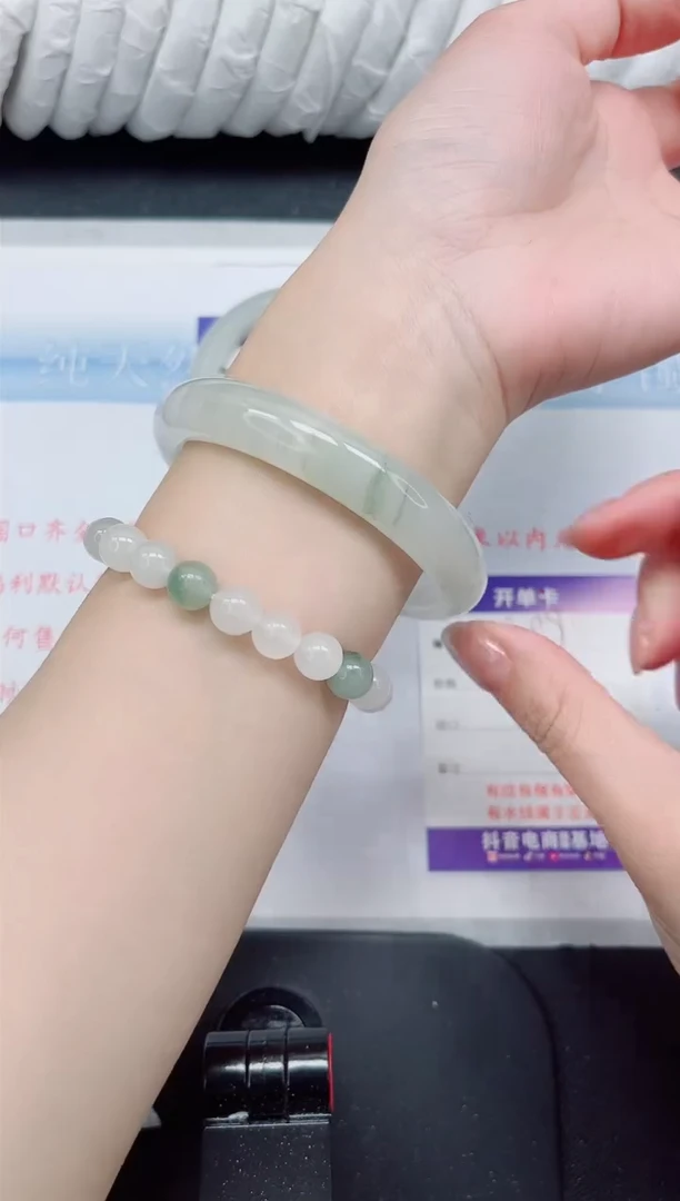 【闪购商品】石英质玉手镯未镶嵌399#60.4