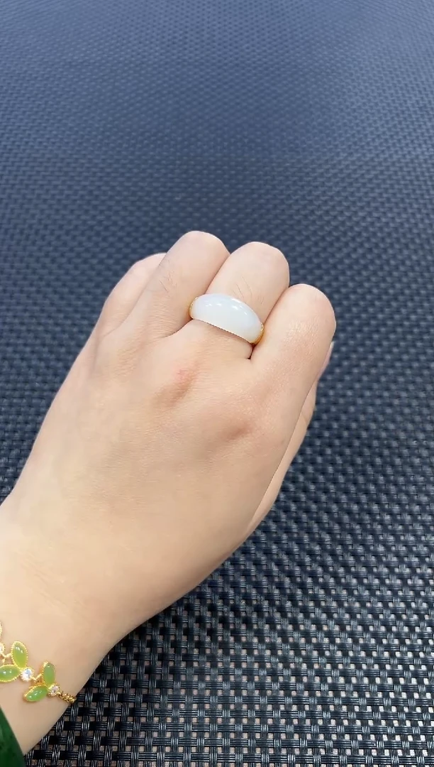 18K金镶嵌戒指和田玉（多样性发一件）