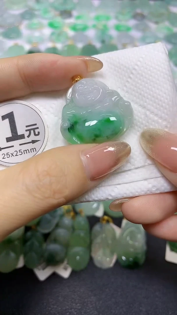 颈饰18K金镶嵌翡翠天然翡翠A货