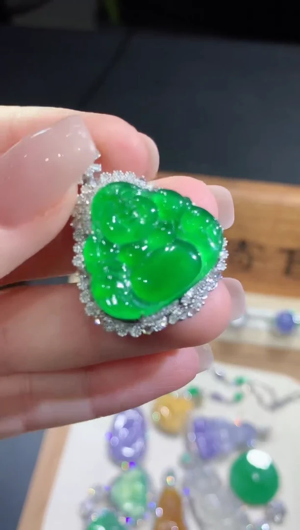 翡翠18K金镶嵌颈饰团购