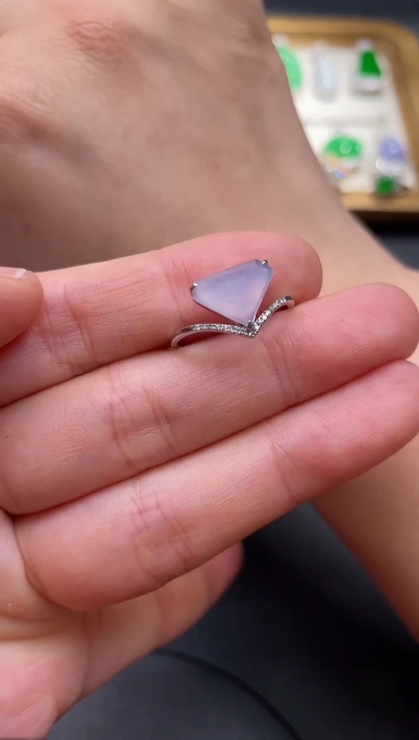 翡翠戒指18K金镶嵌92.........