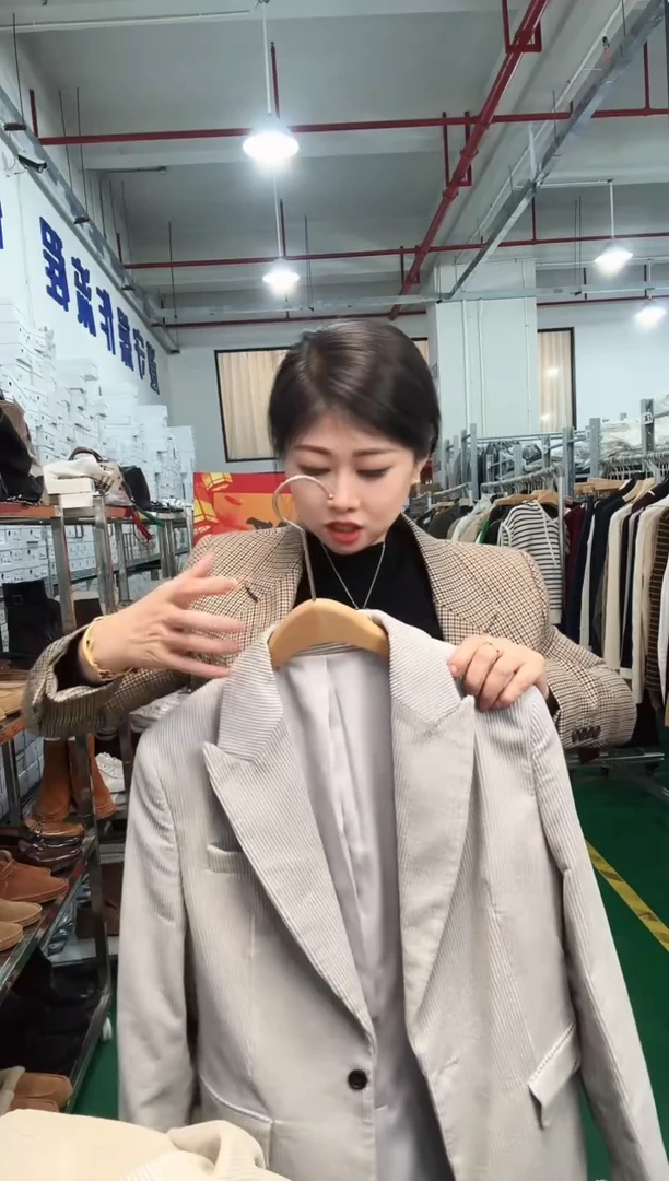 喜欢的姐妹去拍  灰色M 125斤以内西服