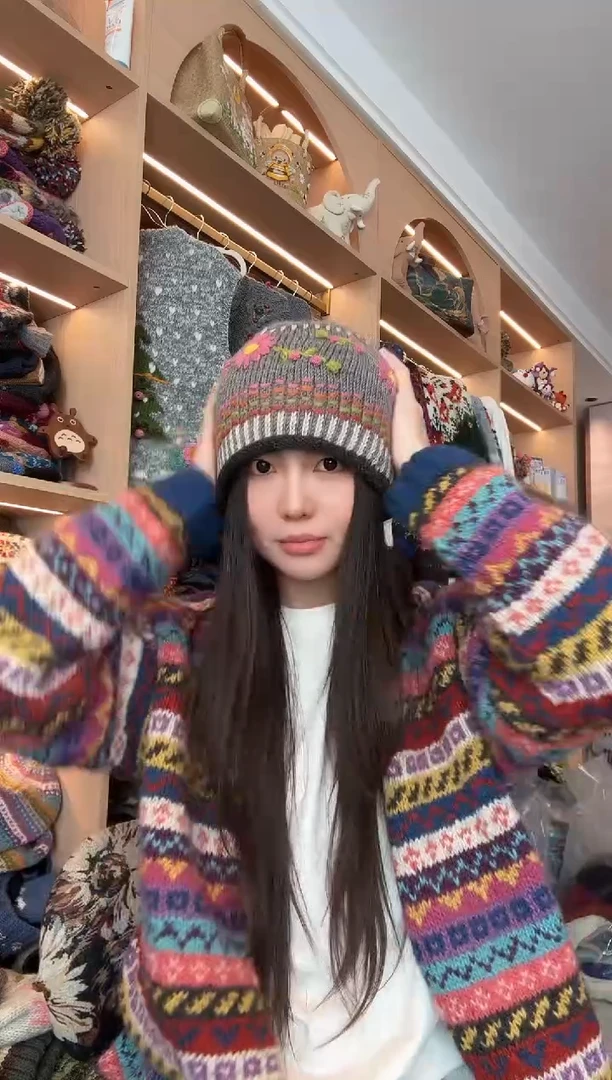 美丽如灰色卷边帽