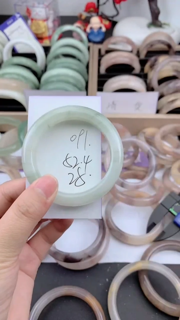 未镶嵌手镯石英质玉091