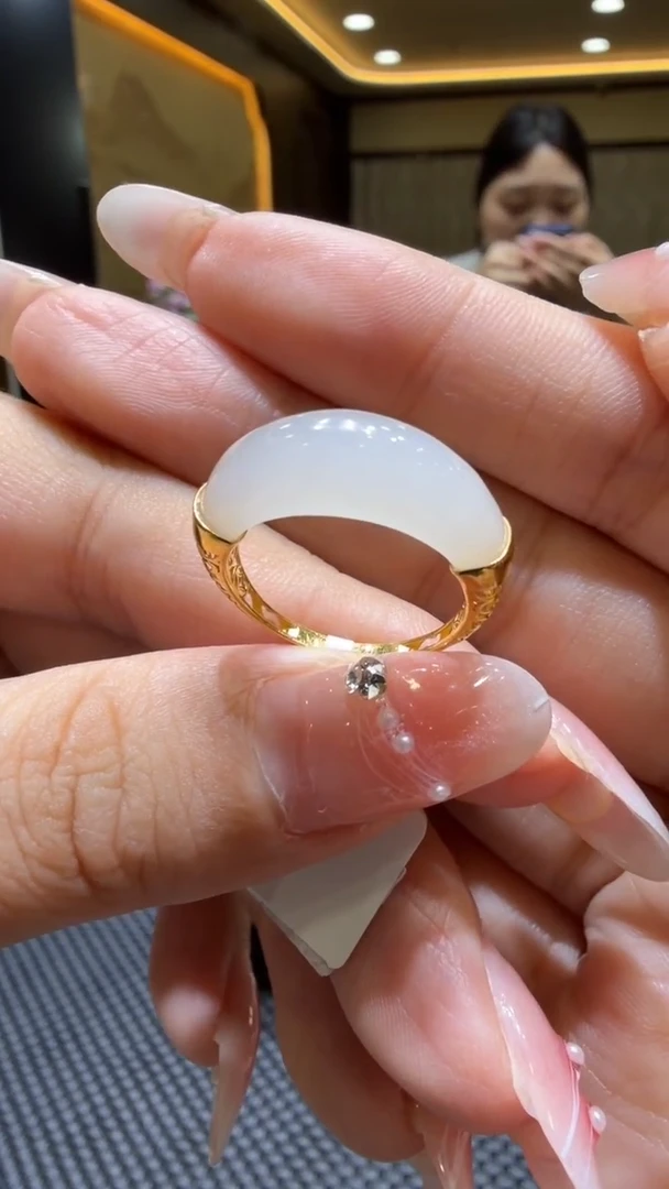 颈饰18K金镶嵌和田玉戒指备注圈口11-19