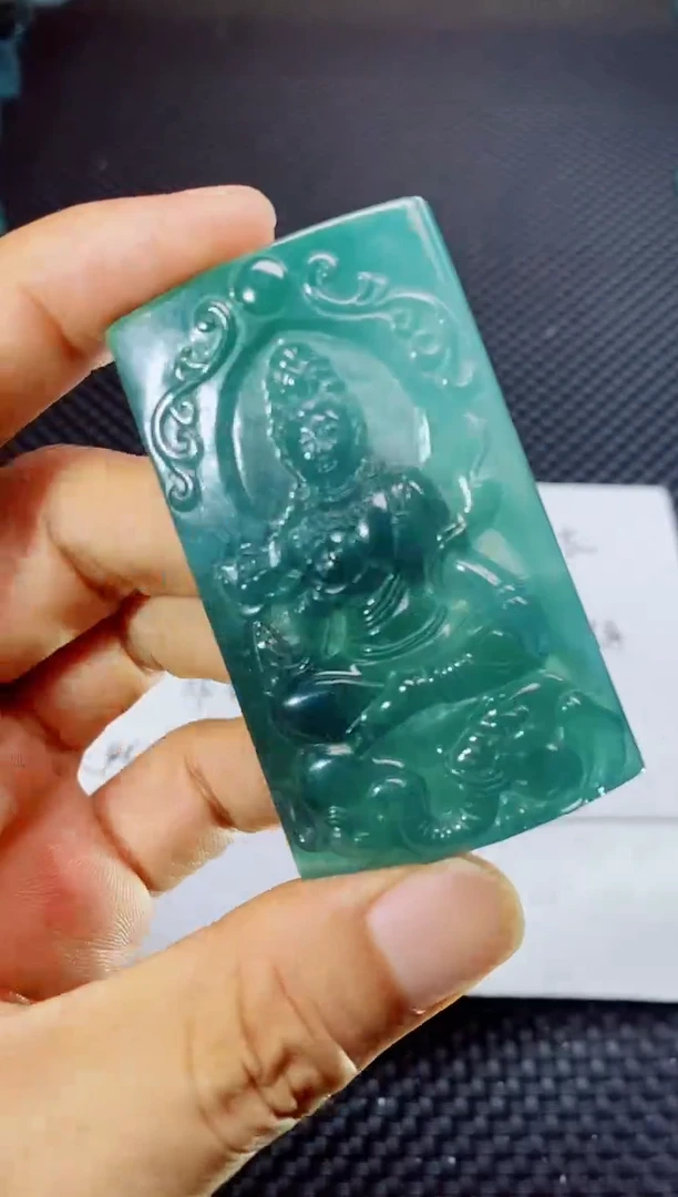 翡翠未镶嵌颈饰