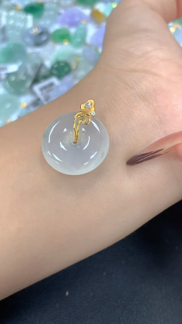 颈饰18K金镶嵌翡翠a货假一赔三支持复检百元上9元证书费自理