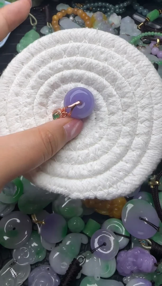 颈饰未镶嵌翡翠缅甸翡翠吊坠
