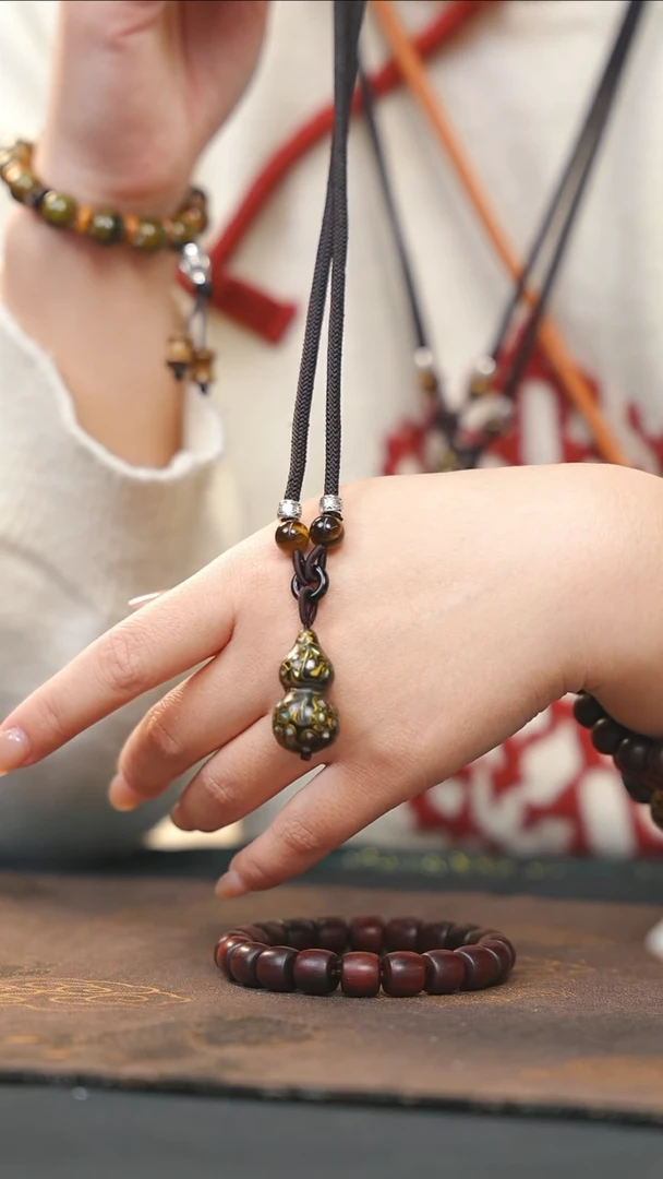 【闪购商品】黑金大漆紫光檀螺钿小脖挂