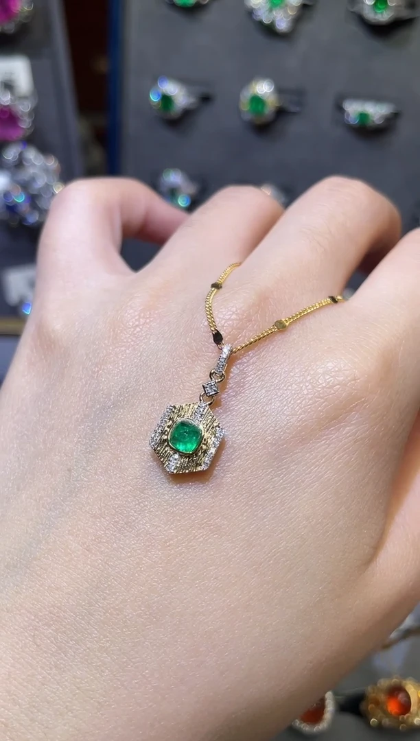 【闪购商品】祖母绿吊坠(不含链)18K金镶嵌0.48ct