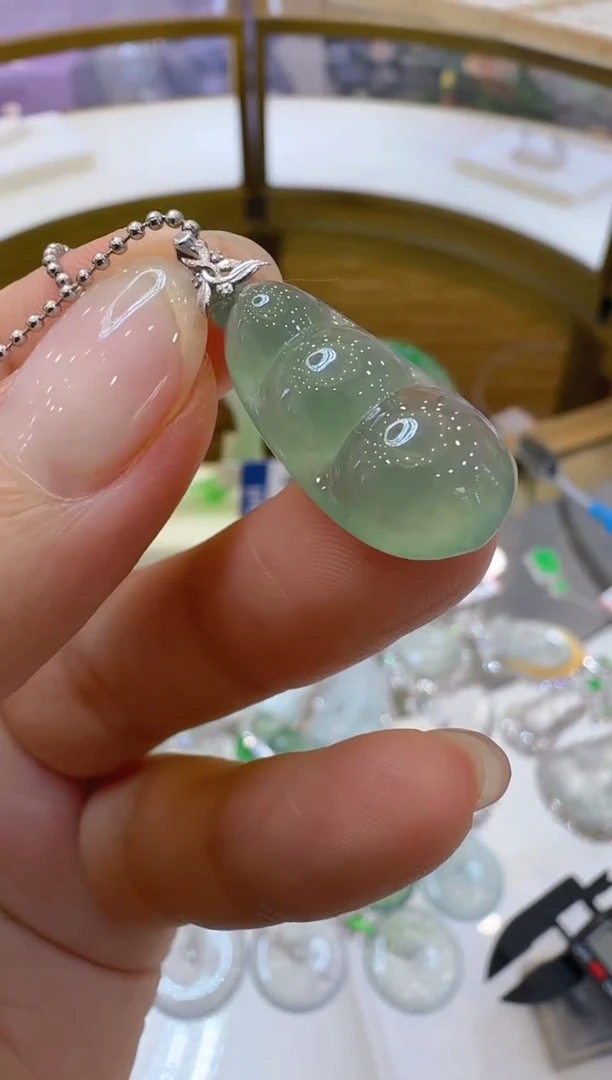 翡翠18K金镶嵌吊坠(不含链)多样性发货拍一发一