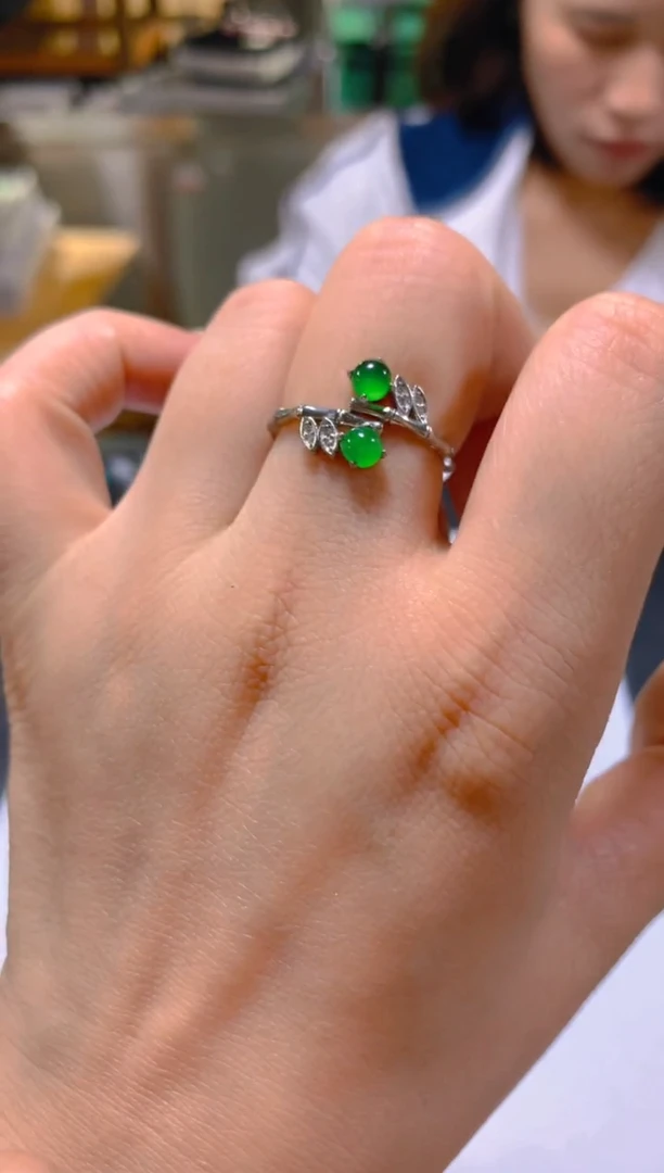 未镶嵌戒指翡翠多样性发一