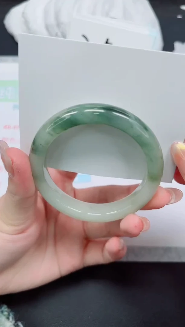 【闪购商品】石英质玉手镯未镶嵌174