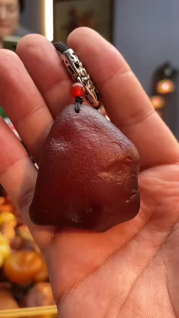 未镶嵌颈饰琥珀吊坠