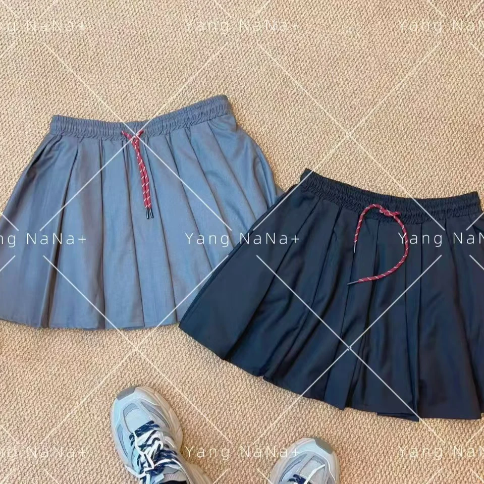 Yang NaNa+【宝藏衣橱】百搭大版显瘦百褶半身裙（内里安全裤)学院