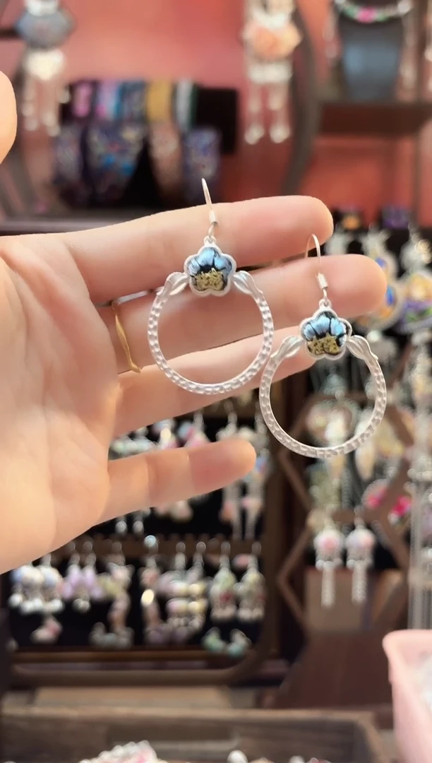 织绣云织谣老绣饰品  283