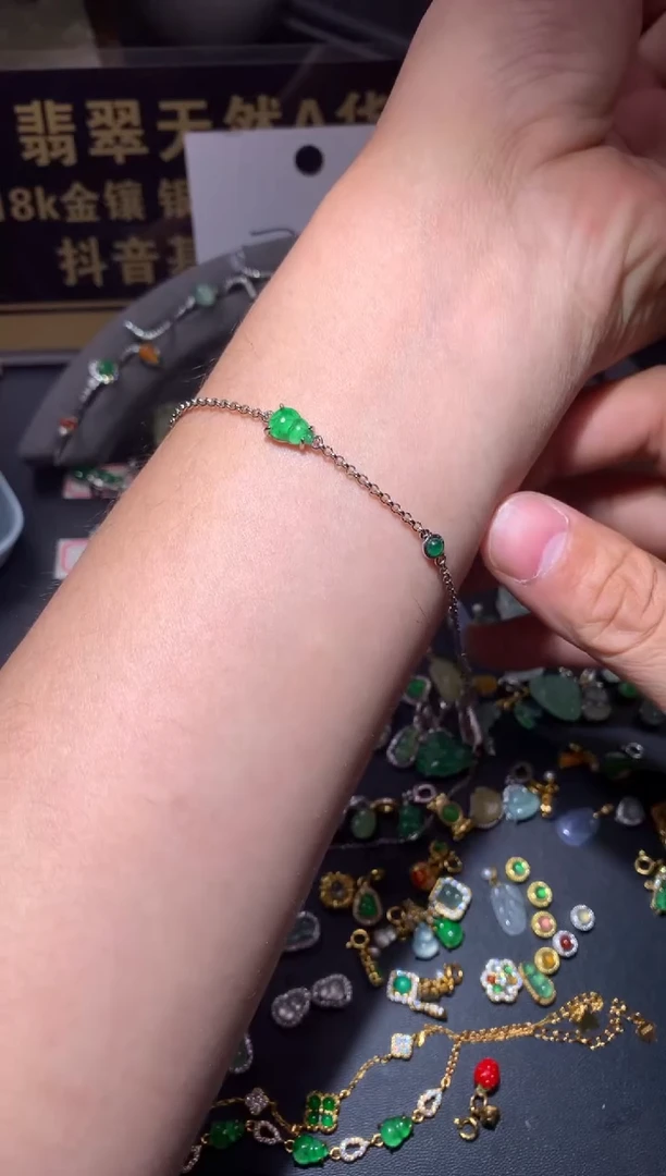 吊坠(不含链)未镶嵌翡翠1