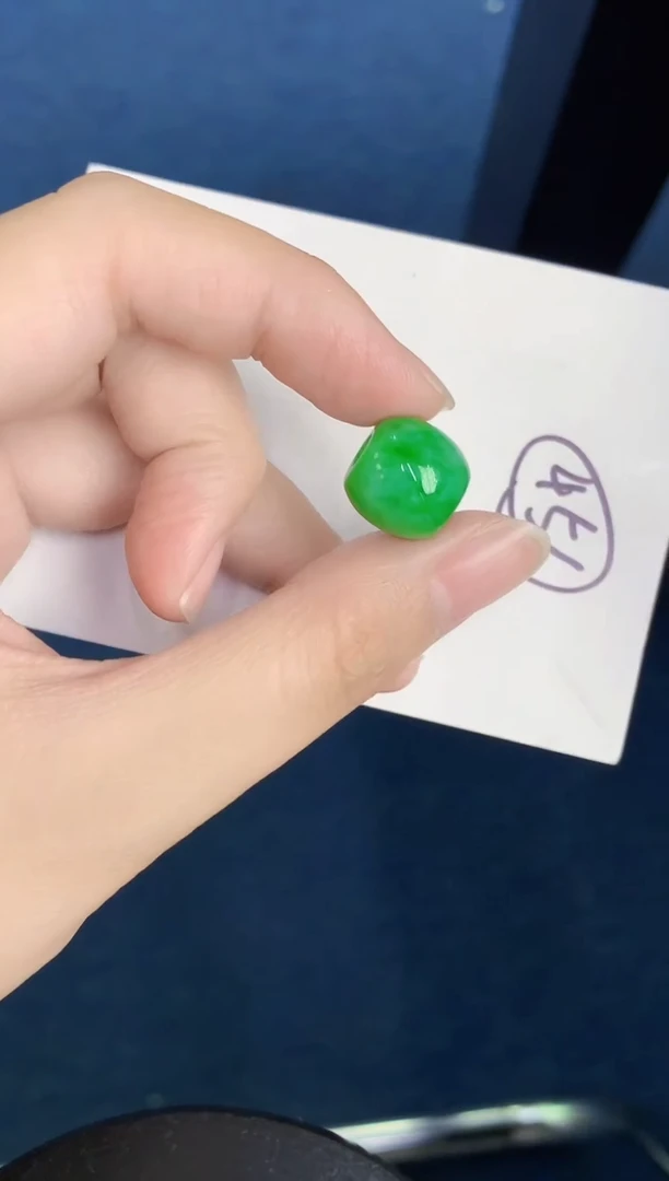 翡翠未镶嵌颈饰天然翡翠緬甸A貨