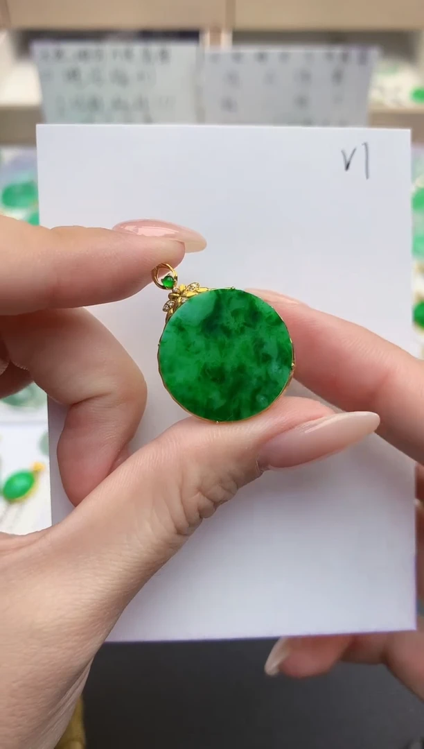 颈饰18K金镶嵌翡翠天然缅甸A货翡翠